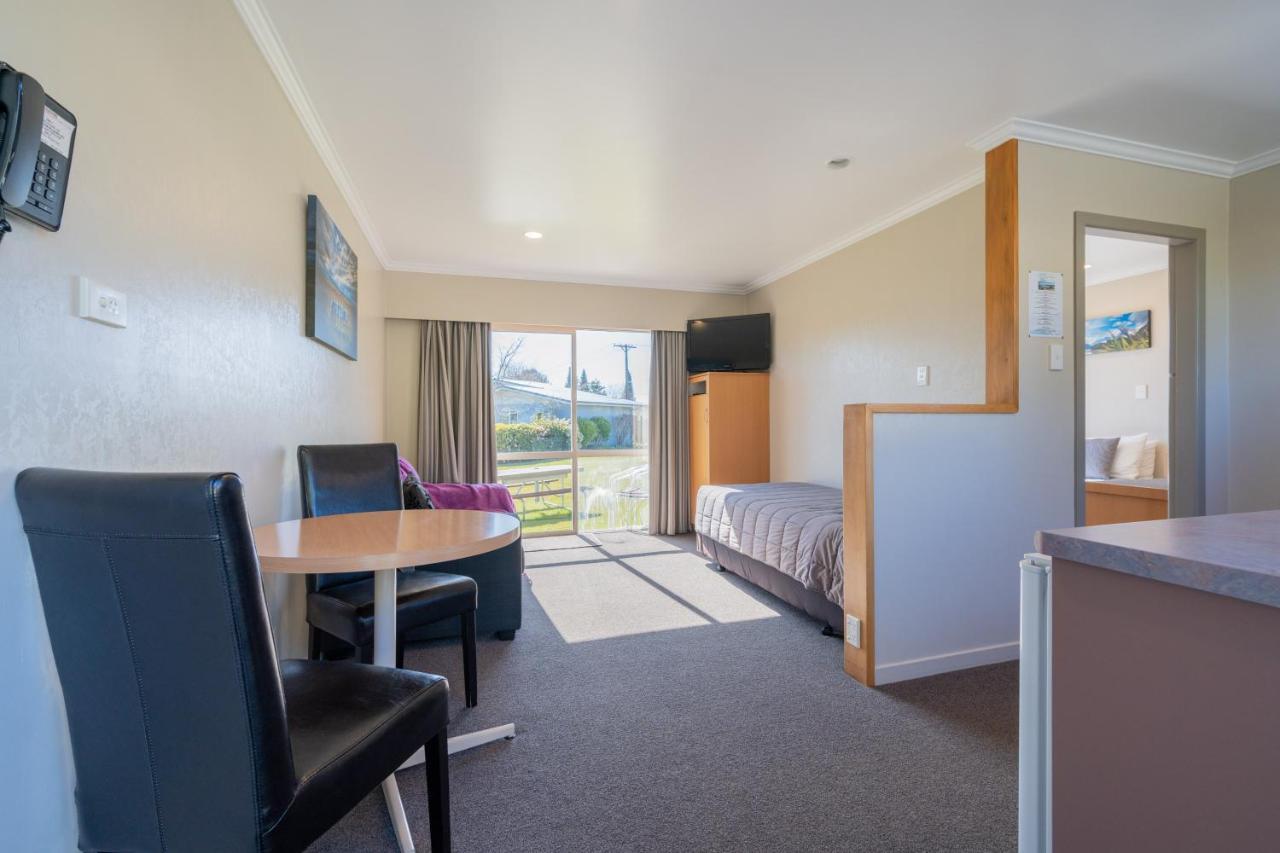 Te Anau Motel & Apartments Екстер'єр фото