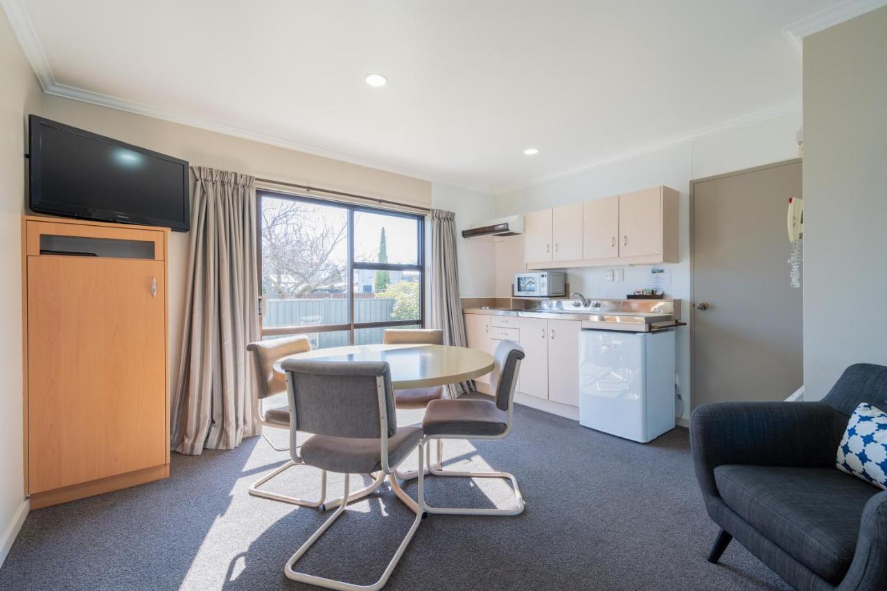 Te Anau Motel & Apartments Екстер'єр фото