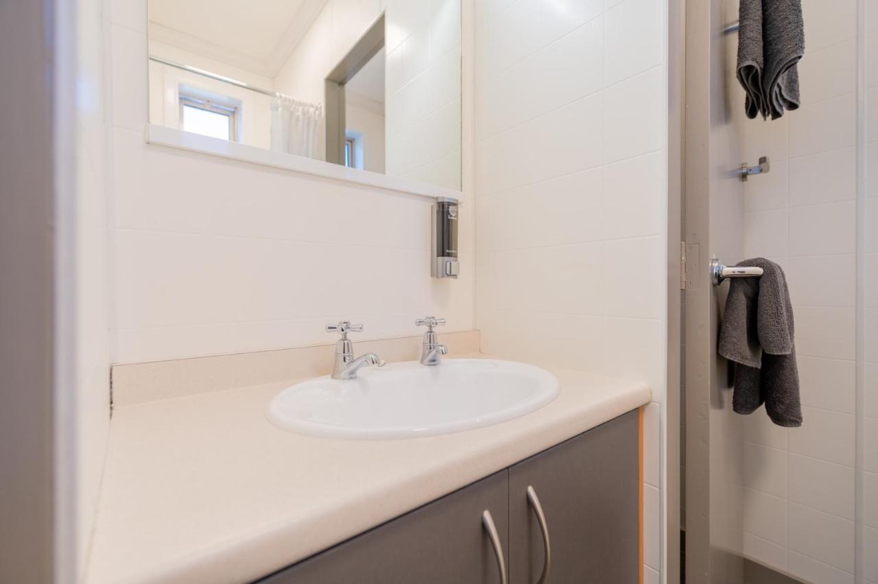 Te Anau Motel & Apartments Екстер'єр фото
